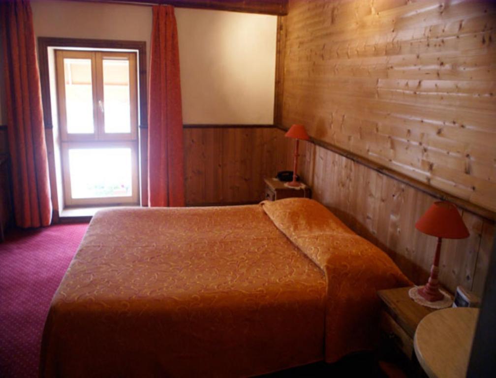 فندق Le Relais De L'Abbaye تورنو الغرفة الصورة